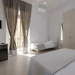 Caroline's House 4*