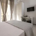 게스트하우스 Caroline's House 4*