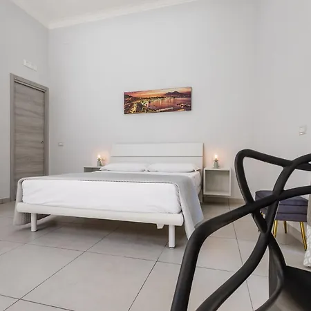 Guest house Caroline's House 4*
