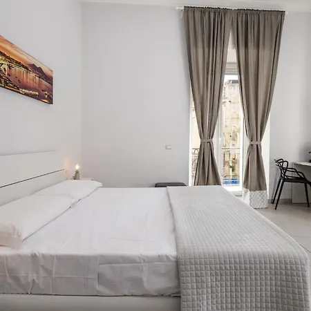 Caroline's House Guest house Naples