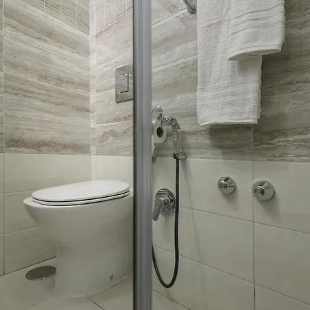 Caroline's House 4*