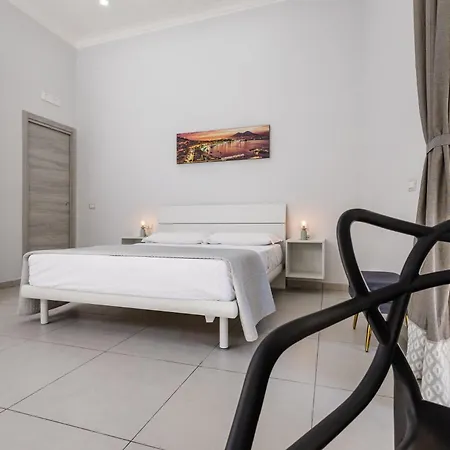 Caroline's House 4*