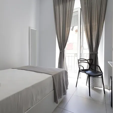 Caroline's House 4*